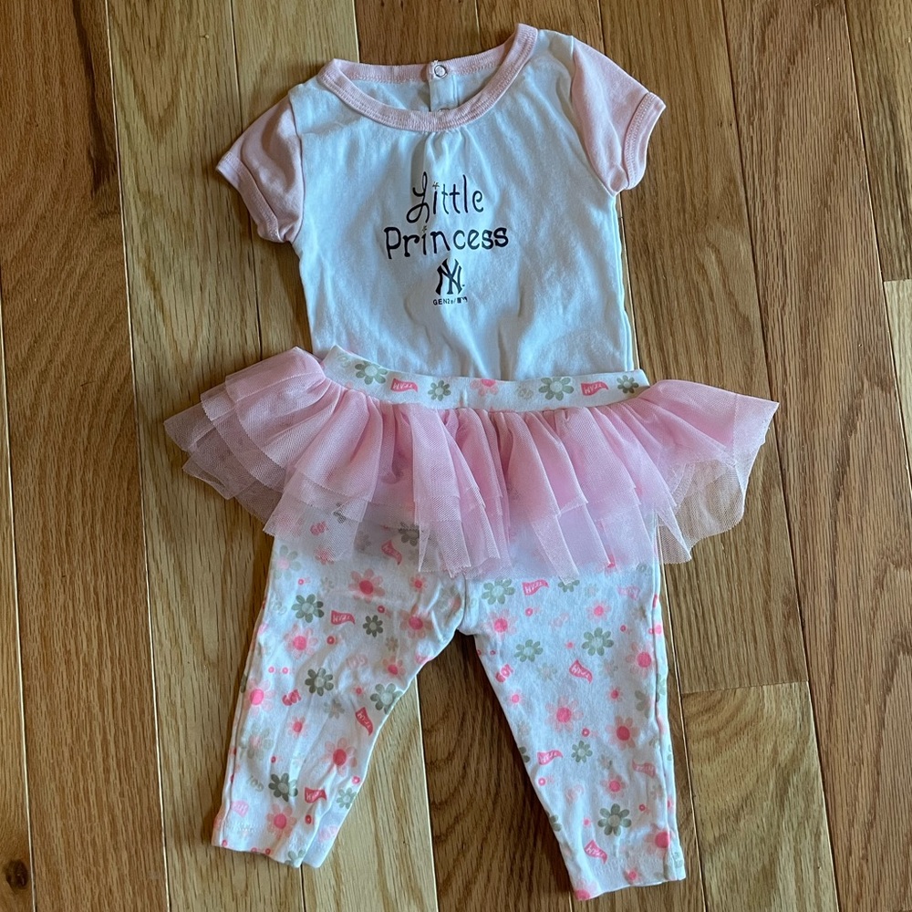 6 Months Pink New York Yankees Matching Onesie and Tutu Pants Set